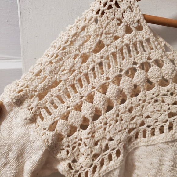 Beautiful wide collar crochet knit - Picture 1 of 3